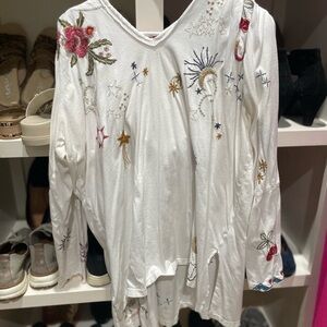 Johnny Was long sleeve t-shirt hoodie size xxl.